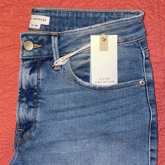 NWT Good American Cut-Off Short - Picture 3 of 5